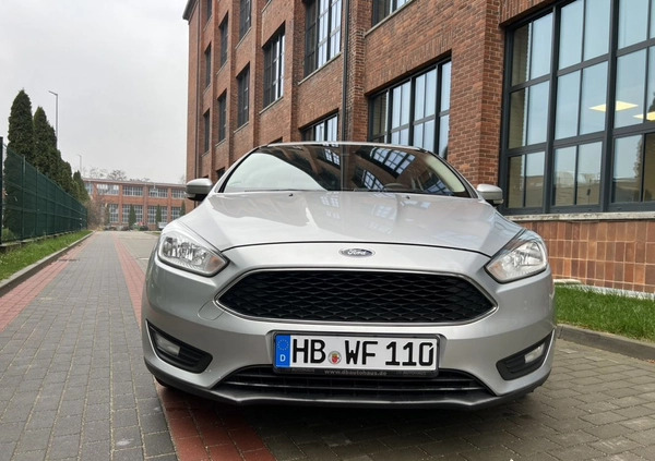 Ford Focus cena 26900 przebieg: 220000, rok produkcji 2017 z Wrocław małe 407